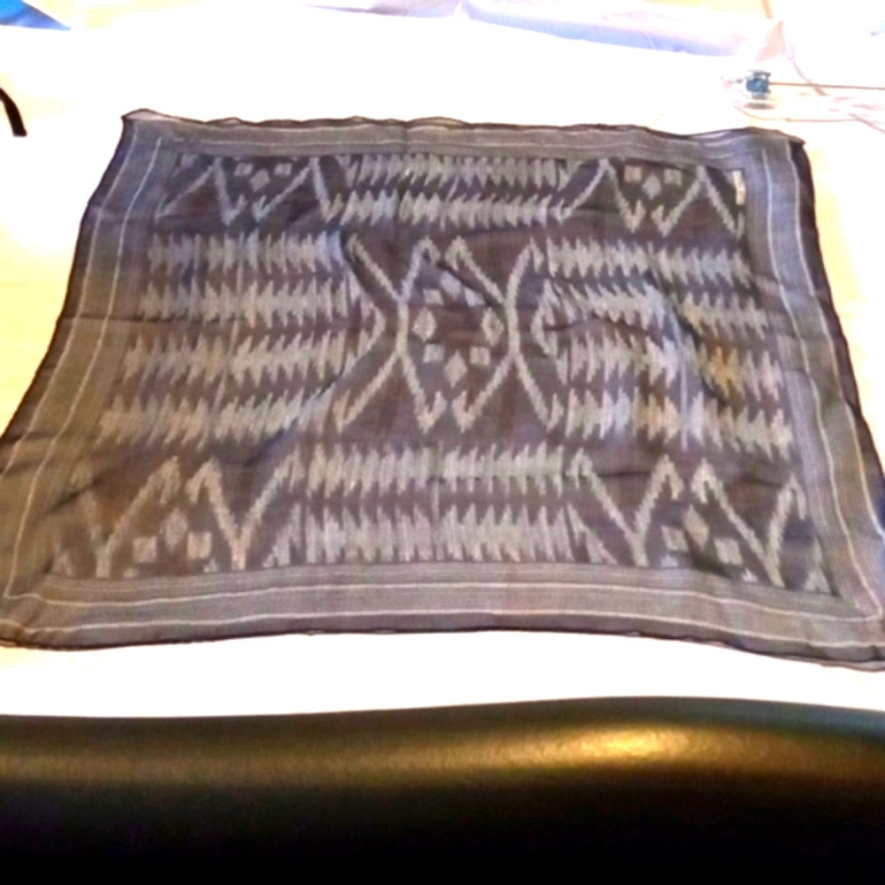Ellen Tracy Sheer Whimsigoth Grunge Goth Gray/Black Patterned Scarf 18"X18"